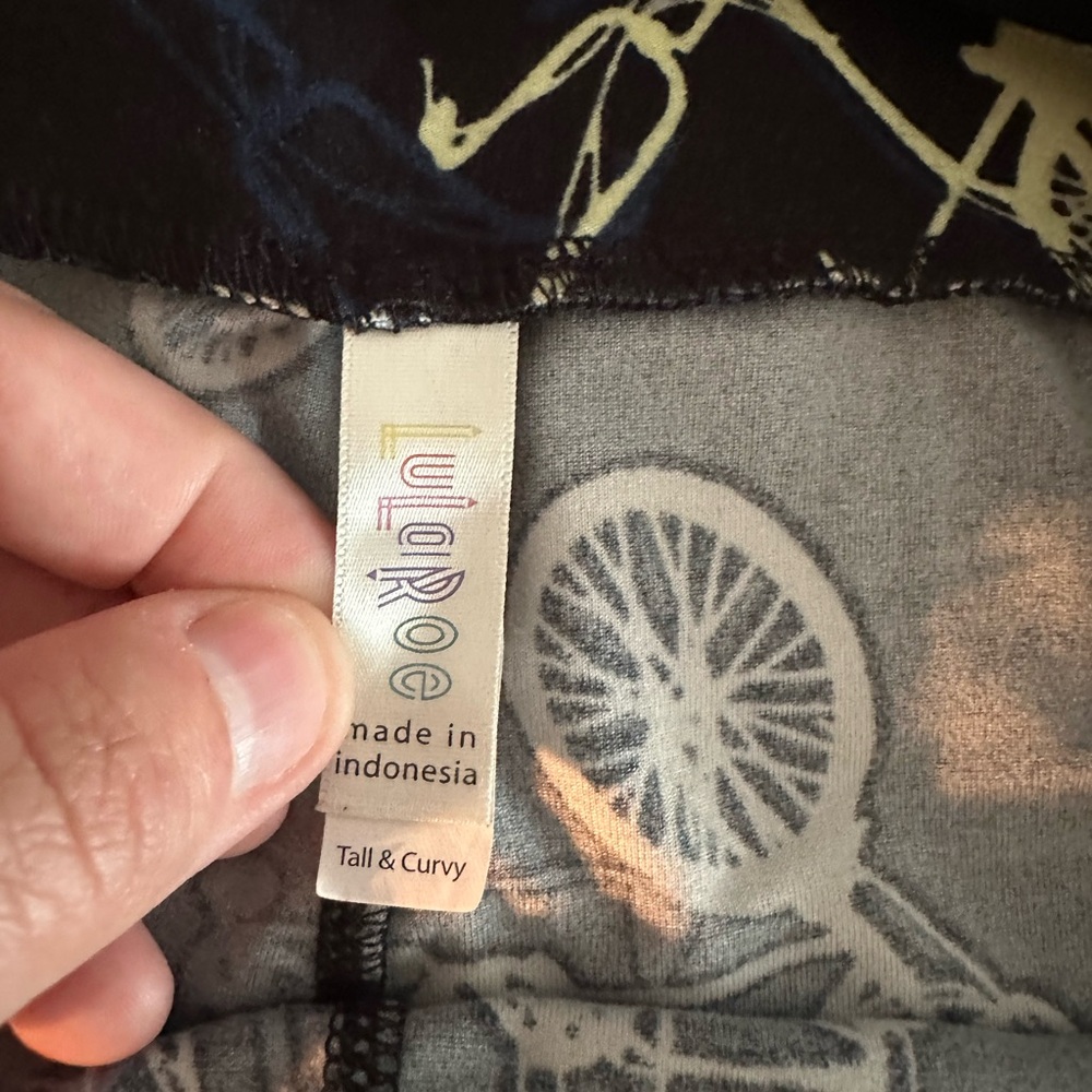 LuLaRoe Black and Blue with yellow bicycles patterned leggings - Picture 3 of 3